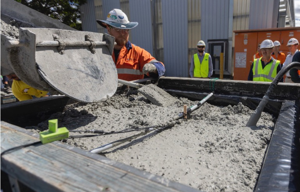 Zeotech’s AusPozz™ metakaolin is setting new benchmarks in concrete strength and carbon reduction—combining ultra-high purity kaolin, pilot-scale validation, and major industry interest for near-term rollout.